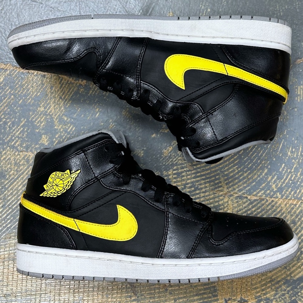 Nike Air Jordan 1 Mid Yellow 554724-070 9.5 Black Del Sol - Picture 2 of 11
